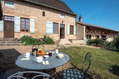 Image de En Bourgogne  maison de Maître au calme avec jardins clos. Animaux acceptés.