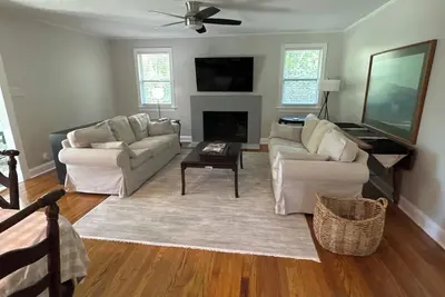 Image de Masters Week Rental-Spacious cottage in town!