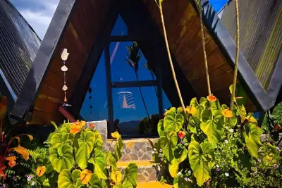Image de Hastinapura : Romantic A-Frame Cabin with Jacuzzi