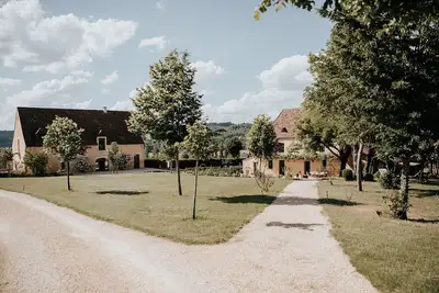 Image de Boisdeselves, vue  exceptionnelle sur les châteaux - 6ha piscine 5x15 pool house