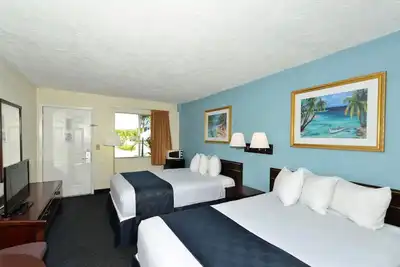 Image de Ideal Place to Relax w/ Outdoor Shared Pool, Free Parking | Near Top Attractions