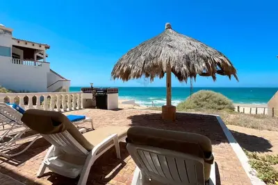 Image de Stunning Beachfront Home Casa Bogambilia