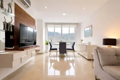 Image de Elegant 2br Apt. Free Parking near Us Consulate