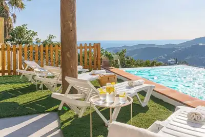 Image de Villa La Loma Torrox by Ruralidays