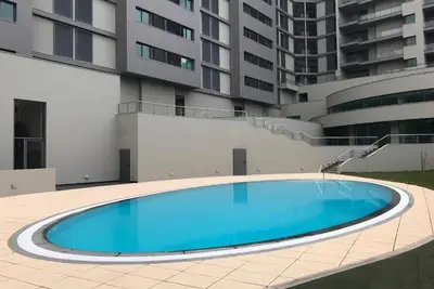 Image de Stunning Ocean & Mountain Views • Pool • Gym • 2br/2ba • Sleeps 4 Comfortably