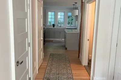 Image de Charm & Peace in Lovely Padanaram House on Elm Street!