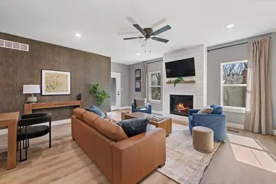 Work+Wellness 2br | Private Gym & Fast Wi-Fi