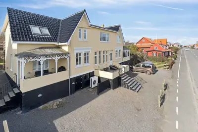 Bright apartment with open sea views