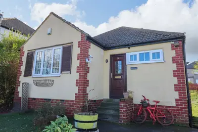 Image de Hira'S Cottage, family friendly, with a garden in Bradford