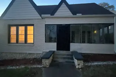 Image de Art Deco home near Bjcc, Protective Stadium, Uptown, Top Golf & the Amphitheater