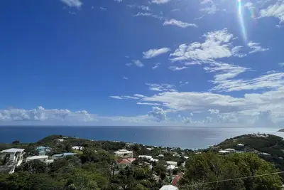 Image de 2-bedroom Garden Suite in perfect St Thomas with Ac & Beach views