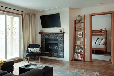 Image de Black Timber- 2 Bedroom Condo