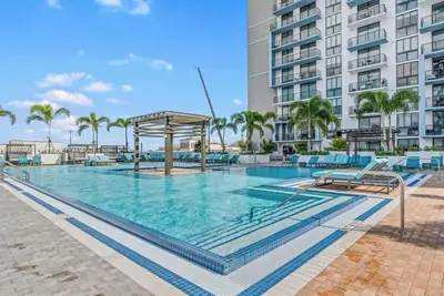 Image de Elegant 1br-1ba Getaway- Luxe Stay in Doral