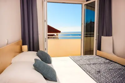 Image de Appartement de deux chambres avec le balcon et la vue sur le mer Cavtat, Dubrovnik (A-25397-a)