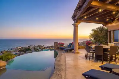 Image de Lux Dream Villa - Bartender, Chef, Maid included