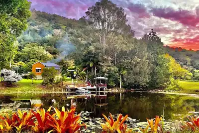 Image de Private lakes/Gardens/Sunsets/Kayak/Fire pit/Gazebo on water/Bbq/Swim/Ev charge