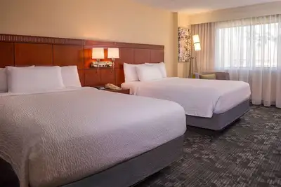 Image de Recharge on a Pet Friendly Suite w/ Seasonal Pool Near Charlotte Motor Speedway
