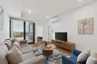 Image de Bright Newly 2 Bed Apartment with Balcony Views