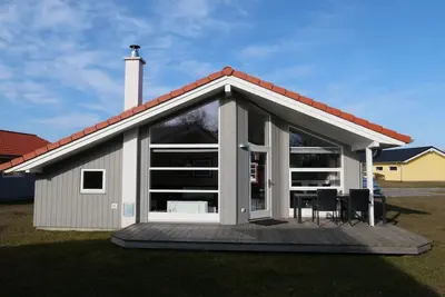 Image de Villa familiale balte avec alcôve