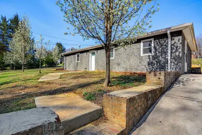 Image de Bring Your Pets! Getaway 1 Mi to Uptown Lexington