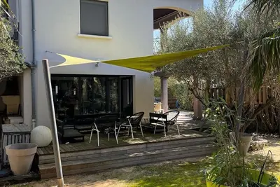 Image de Grande villa rénovée idéale famille, au calme entre mer et villes