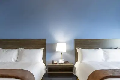 Image de 2 Rooms for Big Groups | Free On-Site Parking! | Near Hijinx: The Funtivity Spot