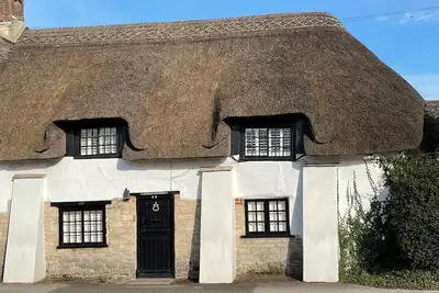 Image de Bosuns - Beautifully Decorated Grade Ii Thatched Cottage