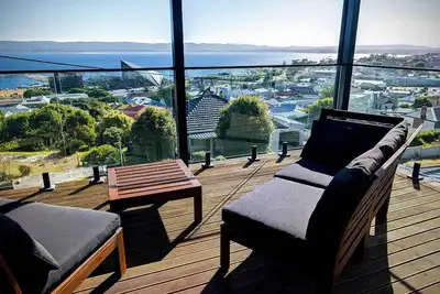 Image de \"Simply the Best View\" House in Central Albany