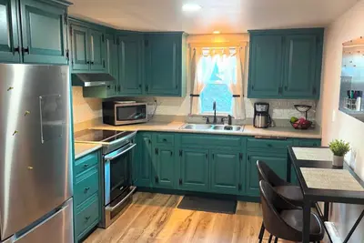Image de Newly Remodeled 2br/1ba Fully Furnished Home Move-In Ready