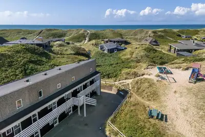 Image de Centrally located apartment in the heart of Søndervig, renovated in 2026.