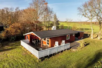 Image de Cozy holiday home with modern facilities close to the water.