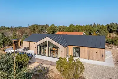Image de Lovely 16-person luxury house with activity room, outdoor hot tub and outdoor.