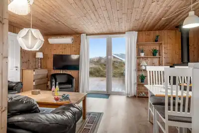 Image de Lovely holiday home with a large terrace and outdoor hot tub, 500 meters from.