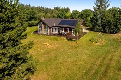 Image de Lovely holiday home with hot tub, located in quiet surroundings.