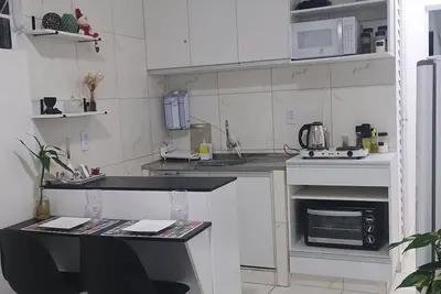 Image de Comfortable, fully equipped studio apartment.