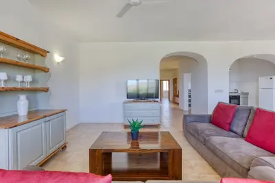 Image de Ta Frenc Apartments - 2 Bdr, 1 Bth