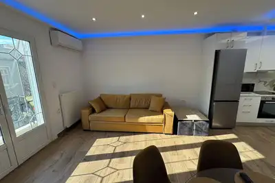 Image de Spacious 2br | 160m Metro | 3 min to Piraeus Port | 6 Guests