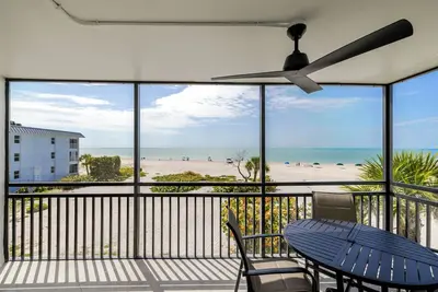Image de Sayana of Sanibel 203 - Gulf-front 2 bed/2 bath condo on the West Gulf Drive