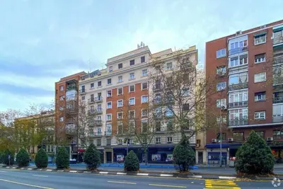 Image de Modern & Bright 3-Bedroom Apartment in Exclusive Salamanca District