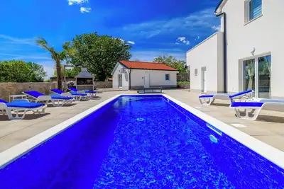 Image de Modern apartment with pool and terrace on the island of Krk