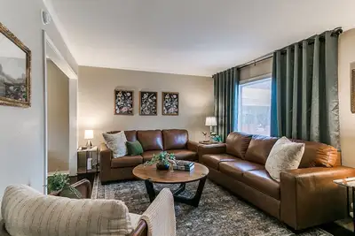 Image de Moody Luxe Heller Park Stay - Tulsa Expo 5mi