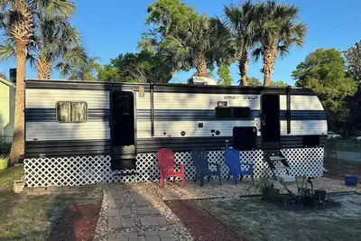 Image de Rv Oasis in Charming Downtown Deland