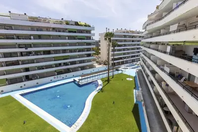 Image de Apartment overlooking the pool 600 meters from the beach, shops nearby