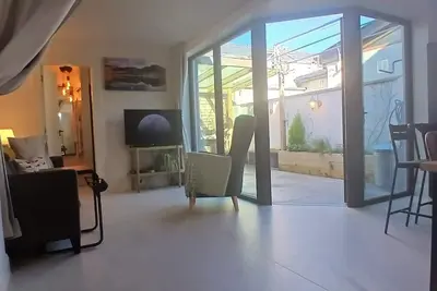 Stylish Cottage with Loft Sleeps 4