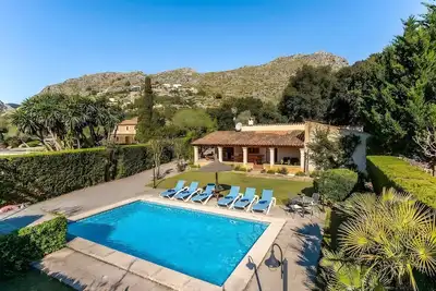 Image de Villa Geroni avec vue montagne, piscine privée, terrasse, climatisation & Wi-Fi