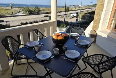 Image de Villa de caractère au calme en bord de mer, 7 chambres, 6 salles de bain