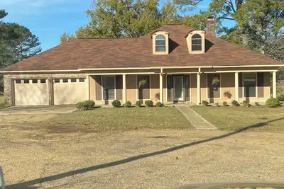 Image de Fully Equipped Brandon Home — Comfortable & Convenient off Hwy 471