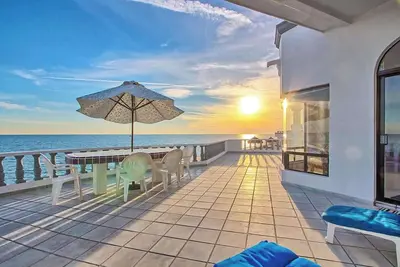 Image de Beach Front Home in Las Conchas! Casa Frida