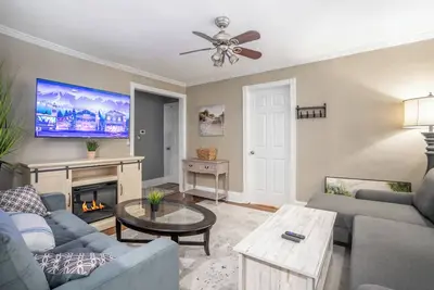 Image de Brand New 2 Br Apt. with Free Wifi and Laundry!