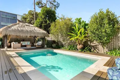 The Cabana Oasis, Top Notch